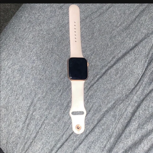 Apple Watch. Barely ever used. Has a little scratch on the face, not noticeable Scratches? : r/AppleWatch main image 4
